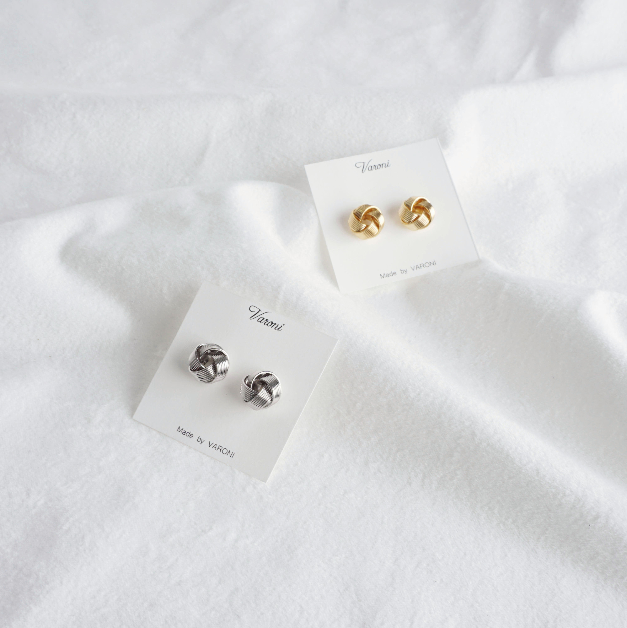 Simple earrings 10 species 3,000 yen Women's Da