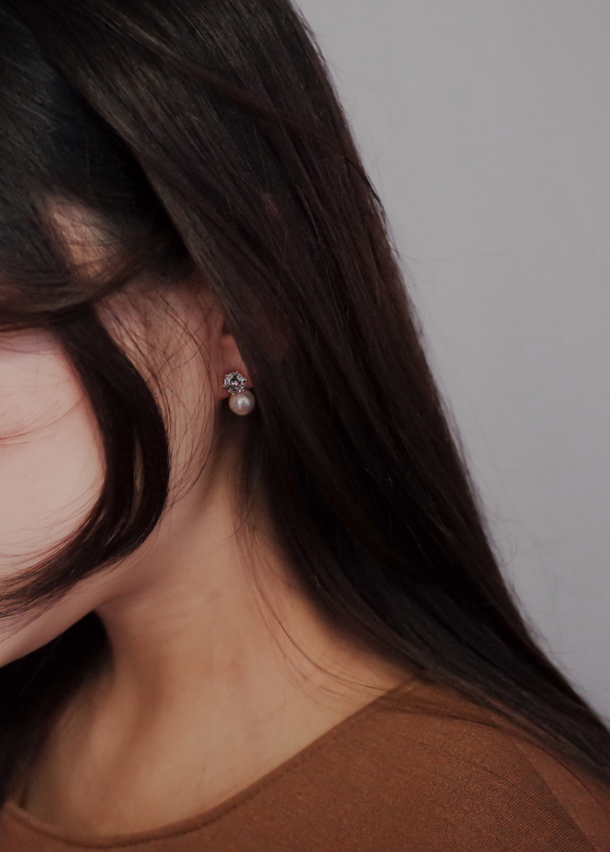 Simple Modern Mini Pearl Earrings Silver Earrings 