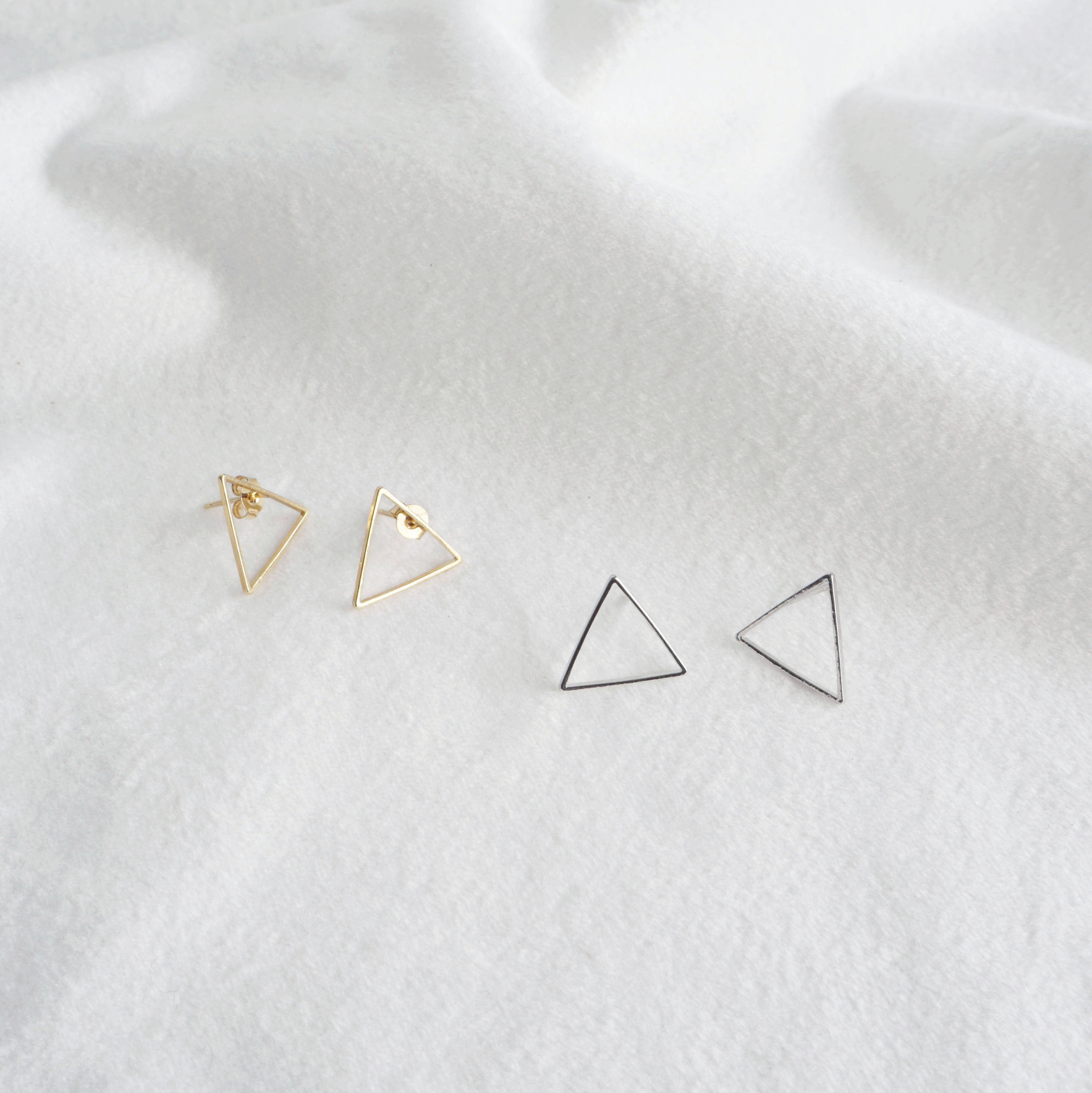 Simple earrings 10 species 3,000 yen Women's Da