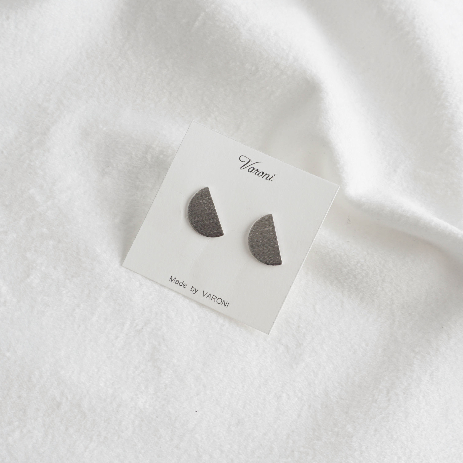 Simple earrings 10 species 3,000 yen Women's Da