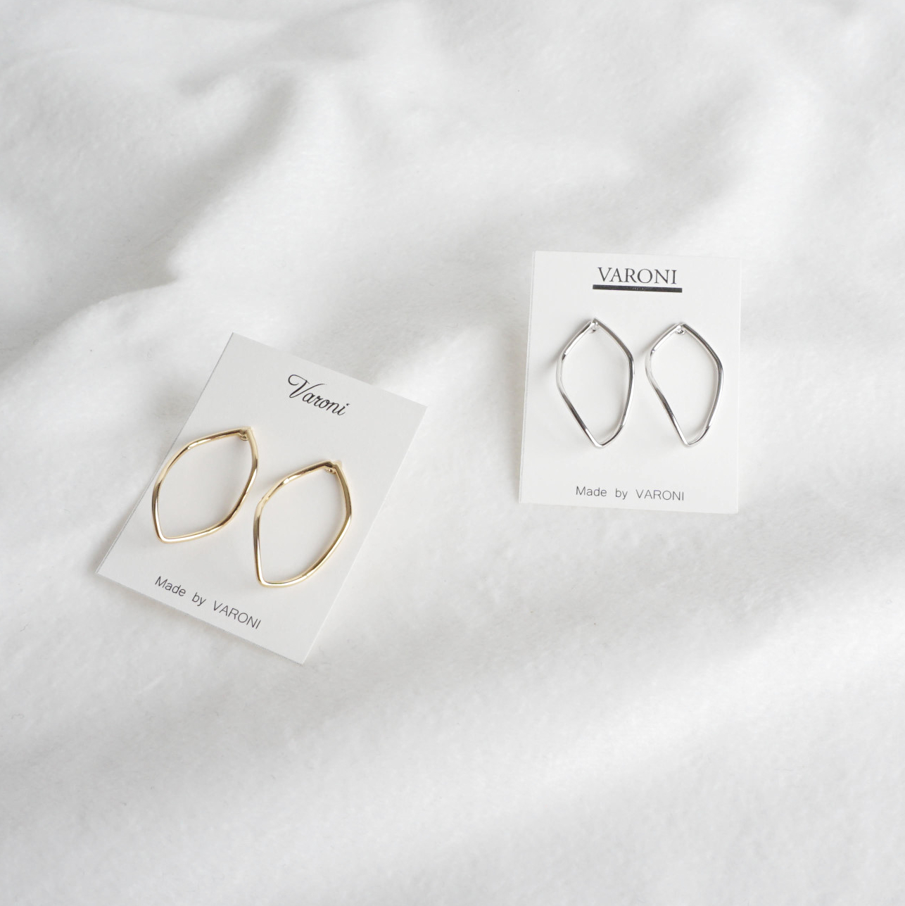 Simple earrings 10 species 3,000 yen Women's Da