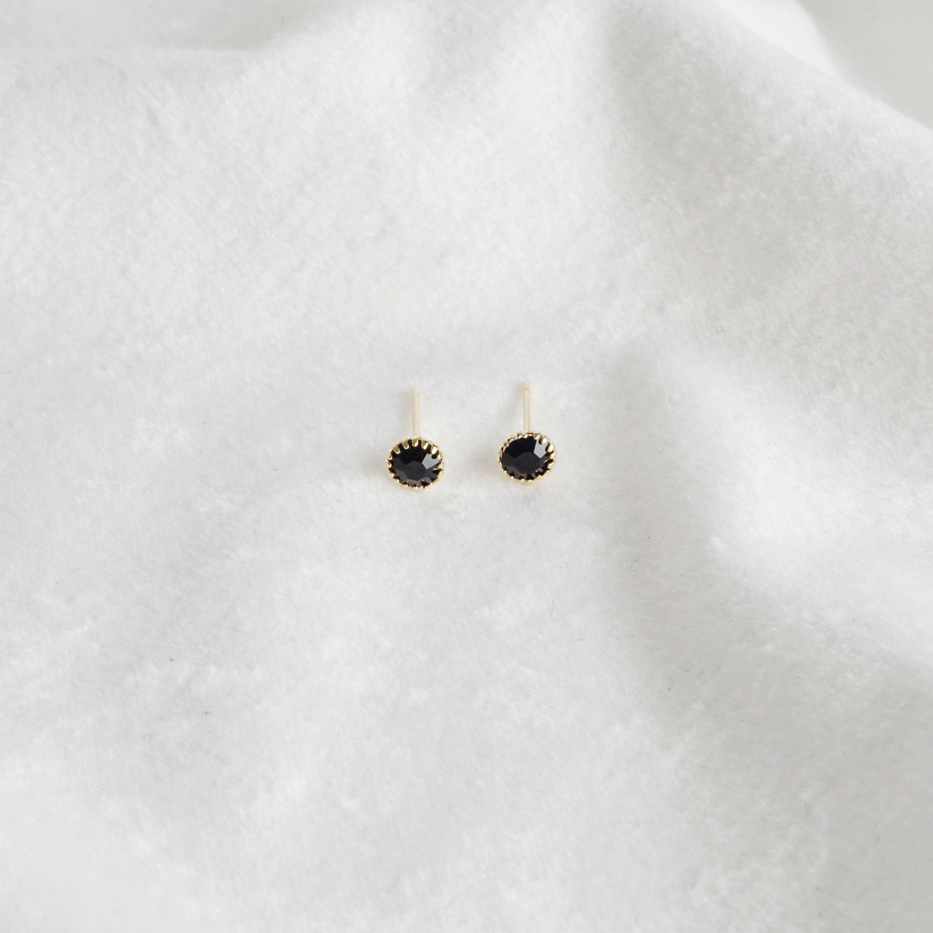 Simple earrings 10 species 3,000 yen Women's Da