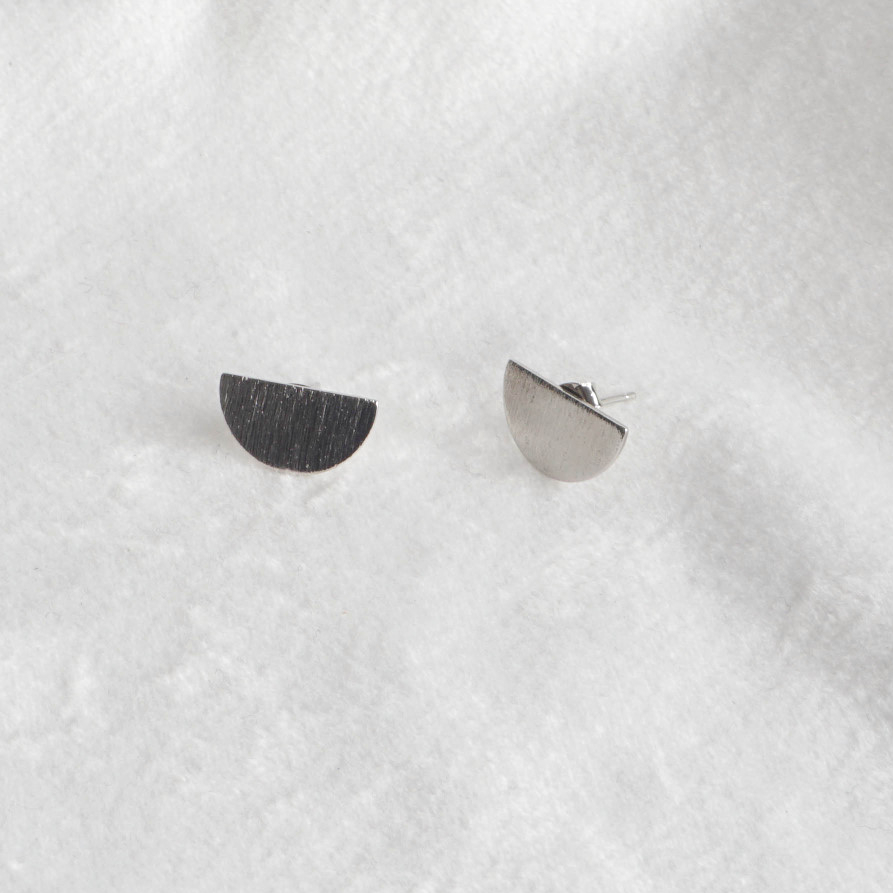 Simple earrings 10 species 3,000 yen Women's Da