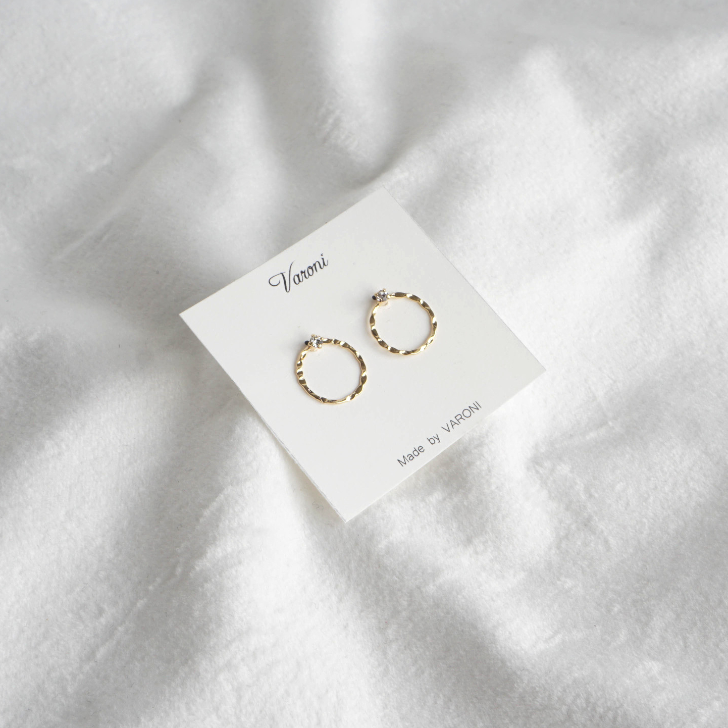 Simple earrings 10 species 3,000 yen Women's Da