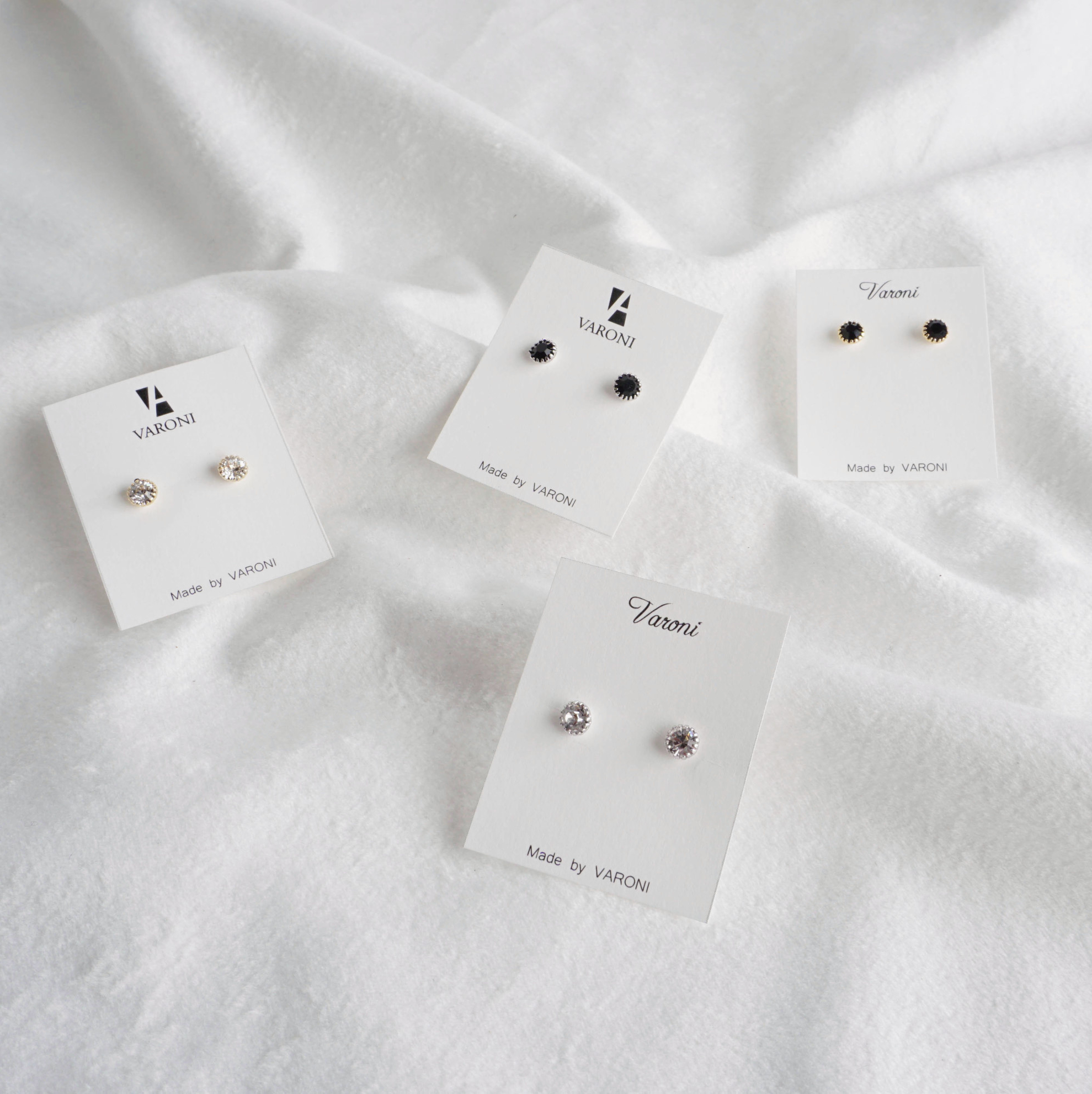 Simple earrings 10 species 3,000 yen Women's Da