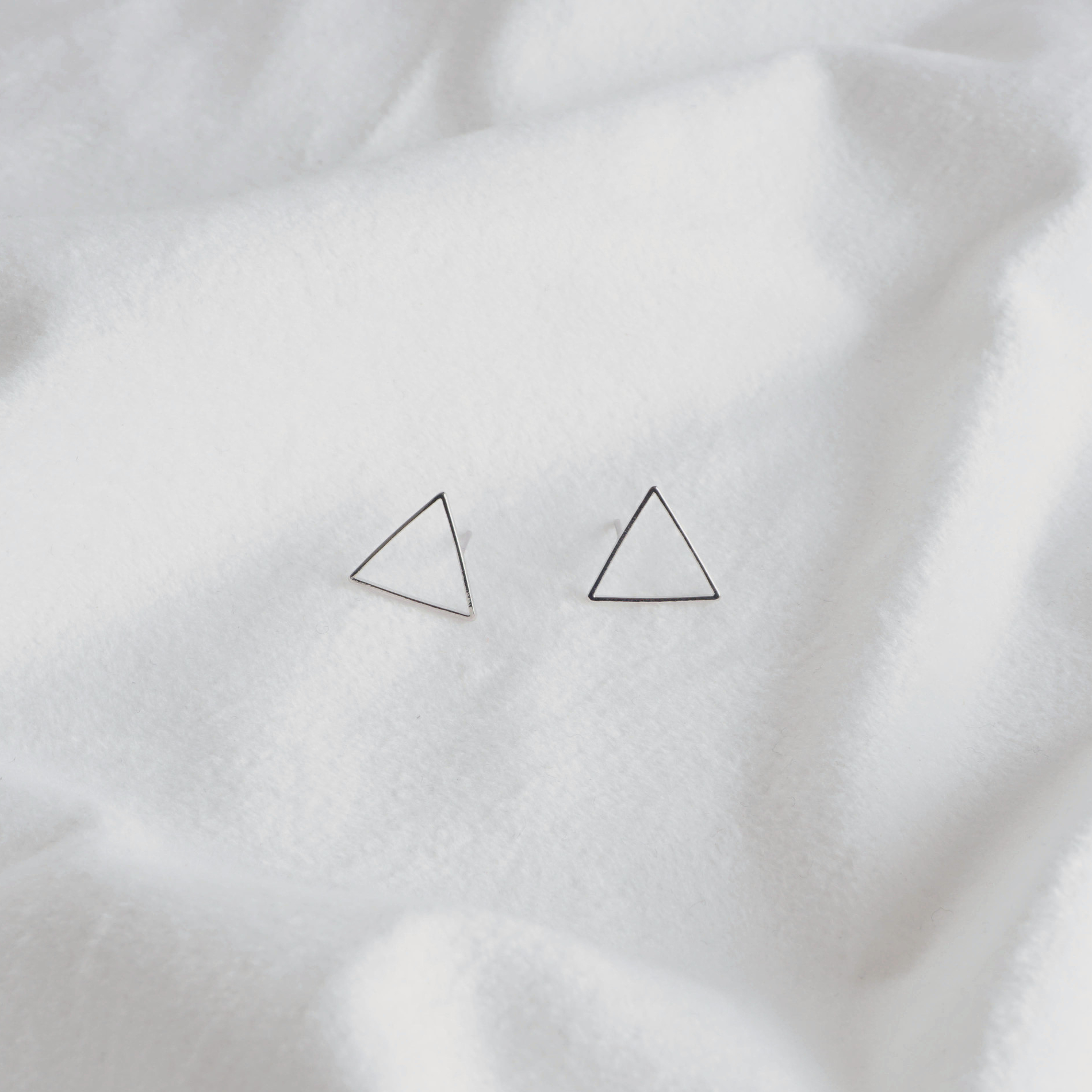 Simple earrings 10 species 3,000 yen Women's Da