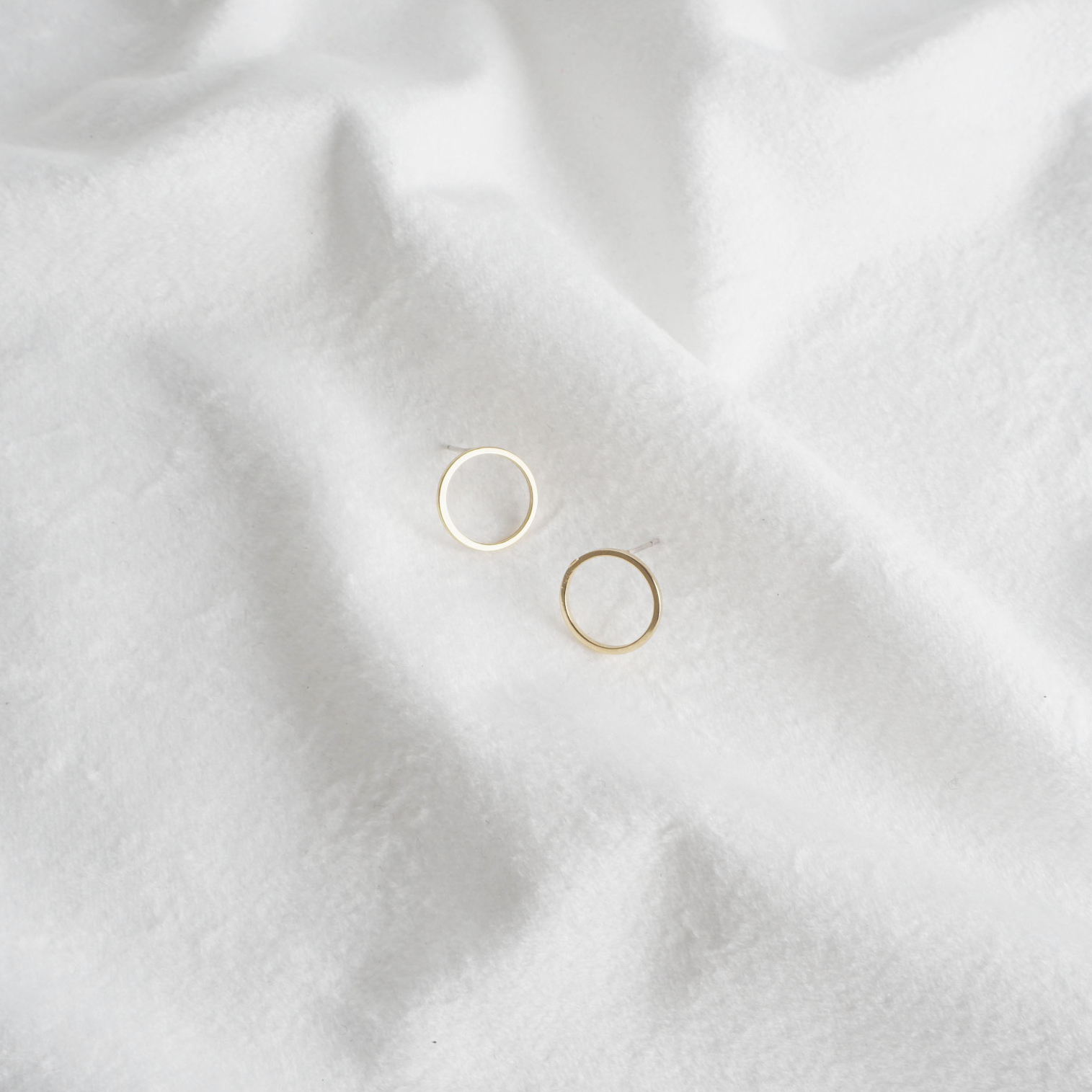 Simple earrings 10 species 3,000 yen Women's Da