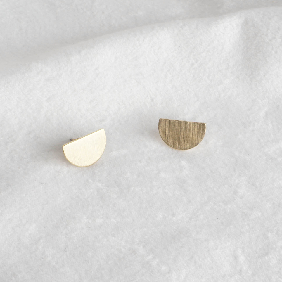 Simple earrings 10 species 3,000 yen Women's Da