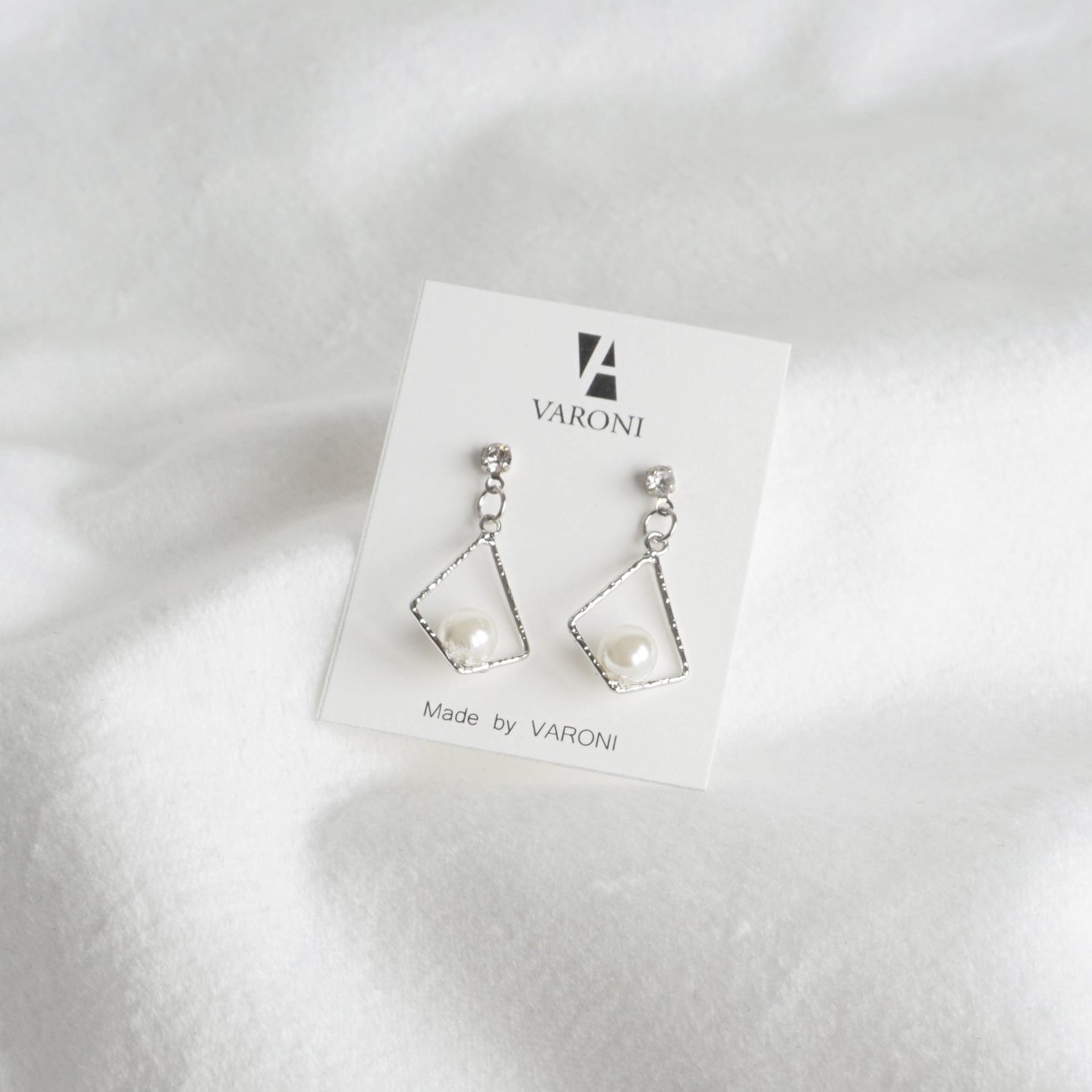 Simple earrings 10 species 5,000 won Women's gi