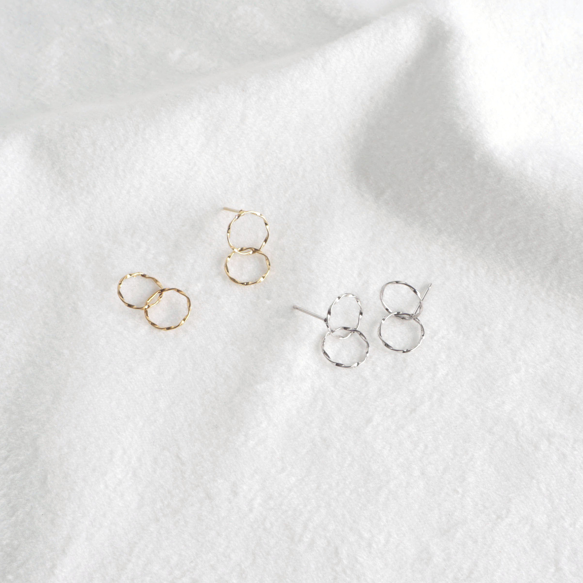 Simple earrings 10 species 3,000 yen Women's Da