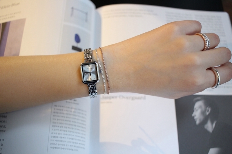 <b><p>square Classy tal feme watch Woman silver</p></b><b><p>正方形 クラス時 メタル 女性 腕時計 シルバー ファッション ギフト デイリー</p></b><br /><br /><p align='center'>