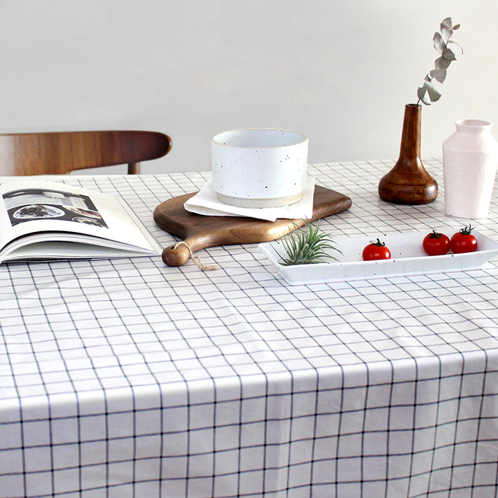 북유럽 체크 방수 식탁보 테이블보 캠핑 홈카페 백일 돌상 교회 95X110cm