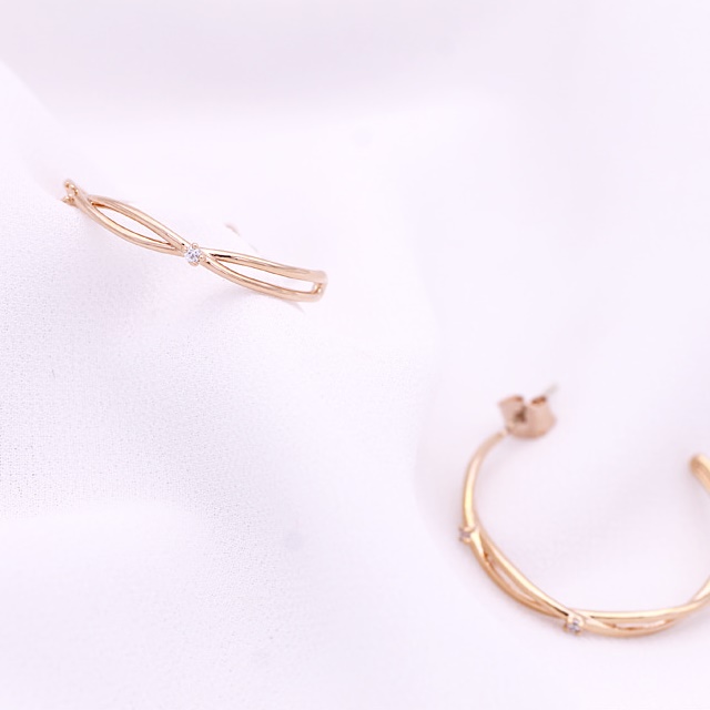 Cubic Ring Ring Twist Earrings Shin Se Kyung Suh J