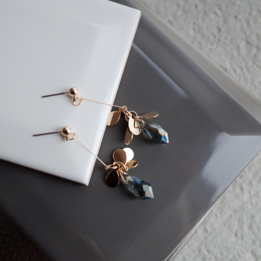 <b><p>Beneno Production Mourning NO.69 Billy Glass</p></b><b><p>ベネノ製作 無排 NO.69 ビリー グラス光沢 糸ドロップカンカンイヤリング スタイリッシュな</p></b><br /><br /><p align='center'>