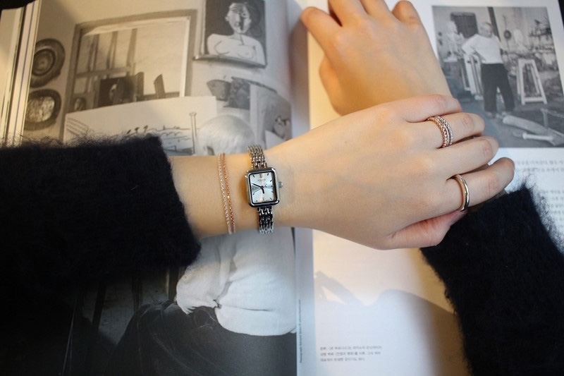 <b><p>square Classy tal feme watch Woman silver</p></b><b><p>正方形 クラス時 メタル 女性 腕時計 シルバー ファッション ギフト デイリー</p></b><br /><br /><p align='center'>