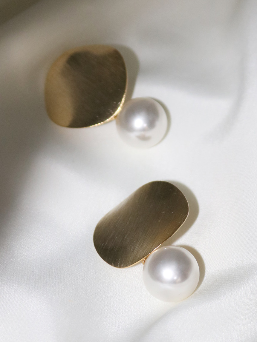 Metal Pearl Drop Bold Earrings Jay Cave Shopping M