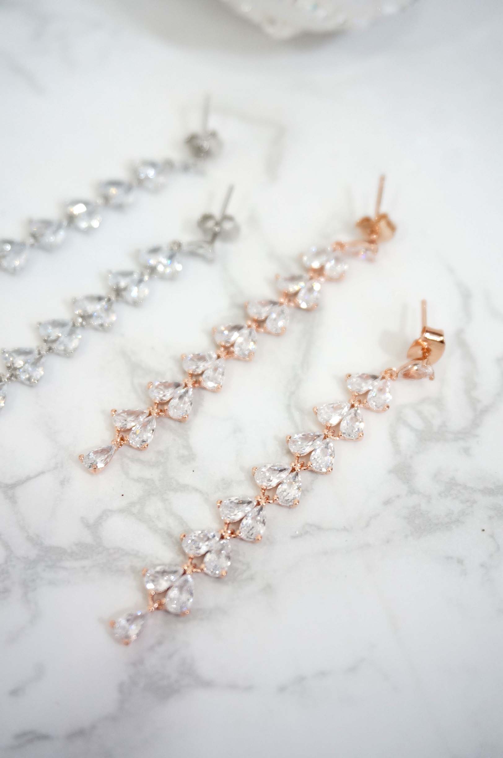 River drop Cubic drop earrings Bright luxurious Un