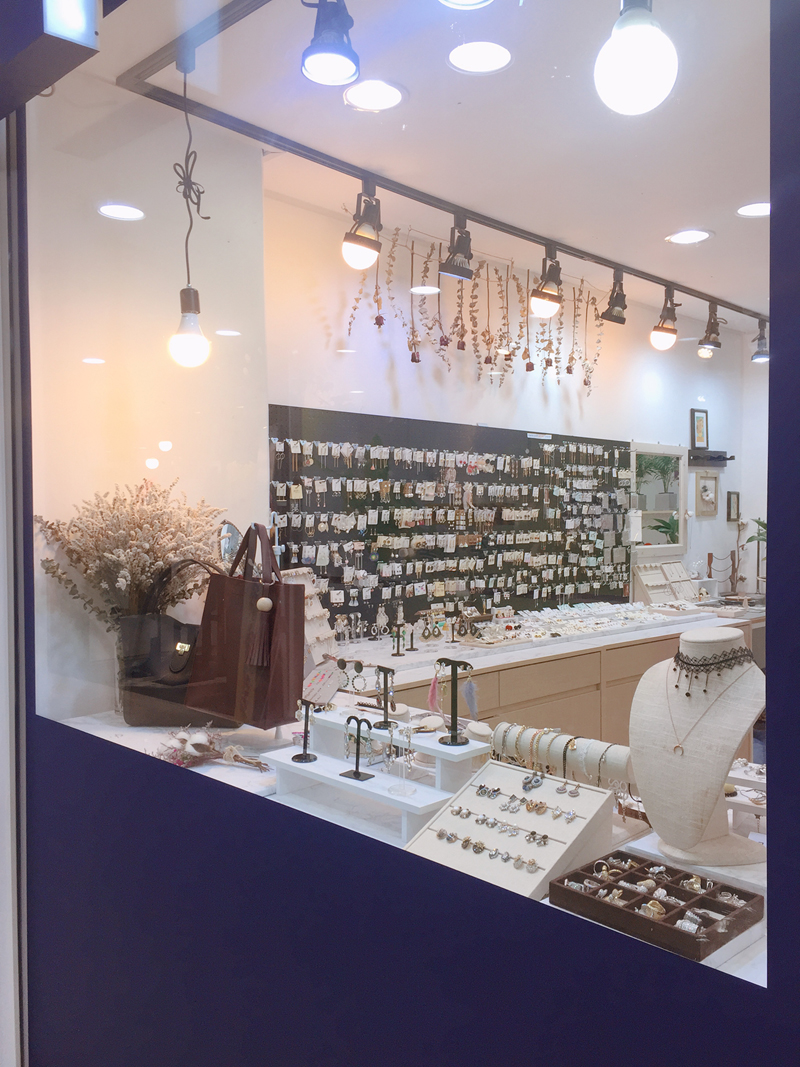 River drop Cubic drop earrings Bright luxurious Un