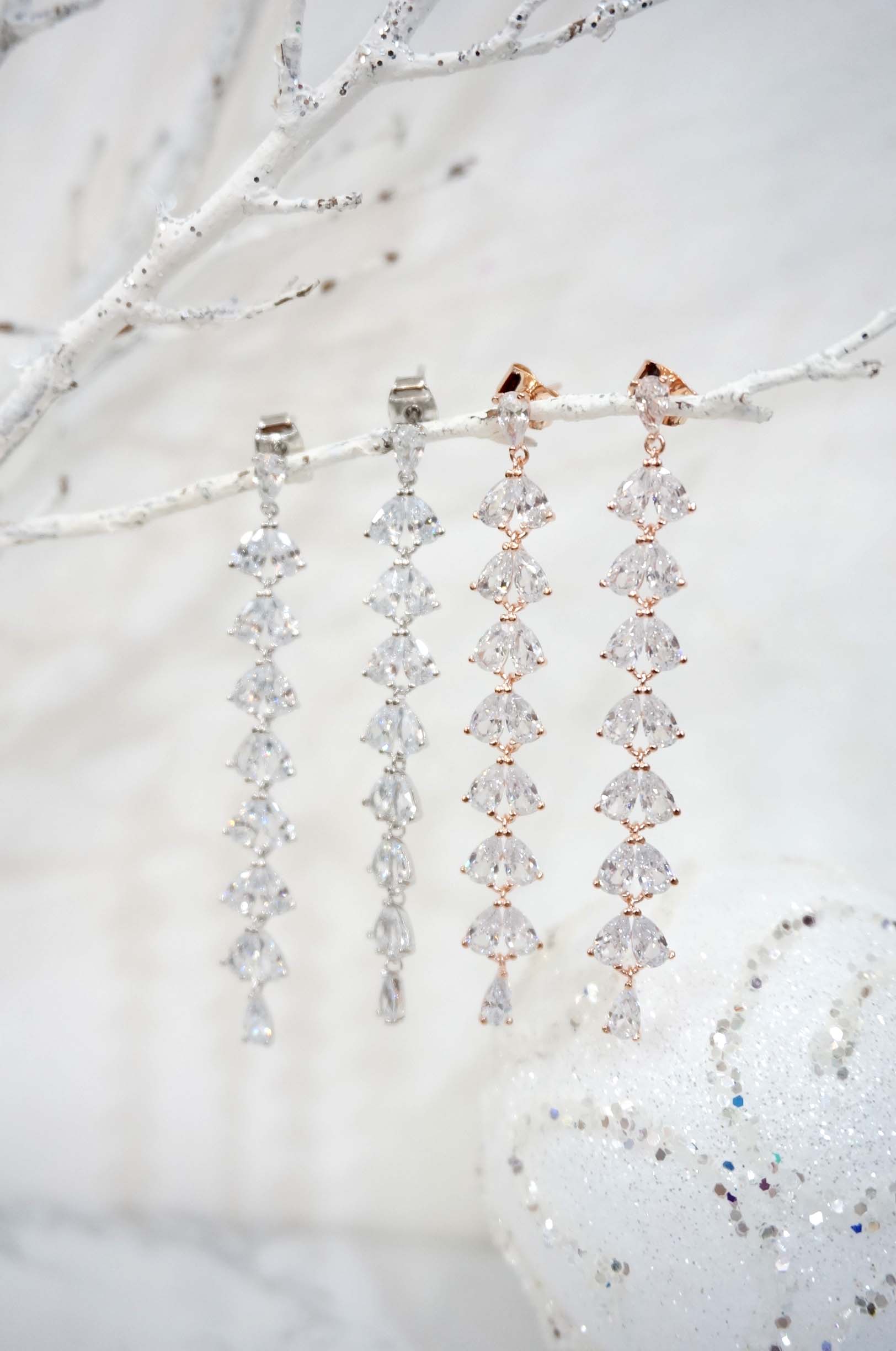 River drop Cubic drop earrings Bright luxurious Un