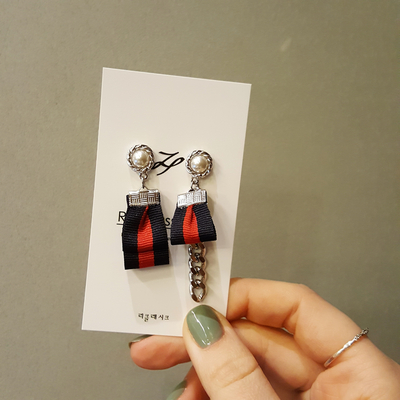 Guinness Ribbon Earrings with Mini Unisex Free Shi