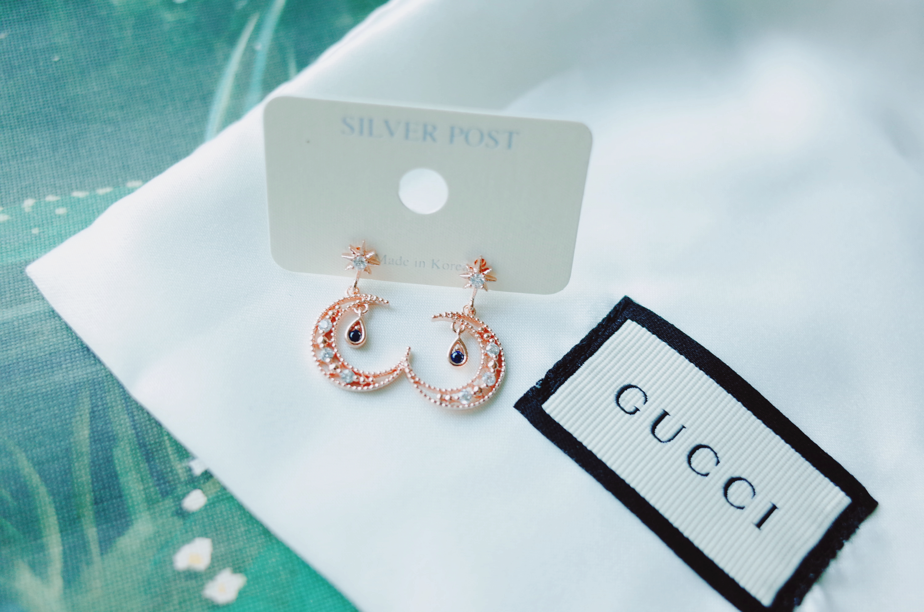 Night earrings in the moonlight