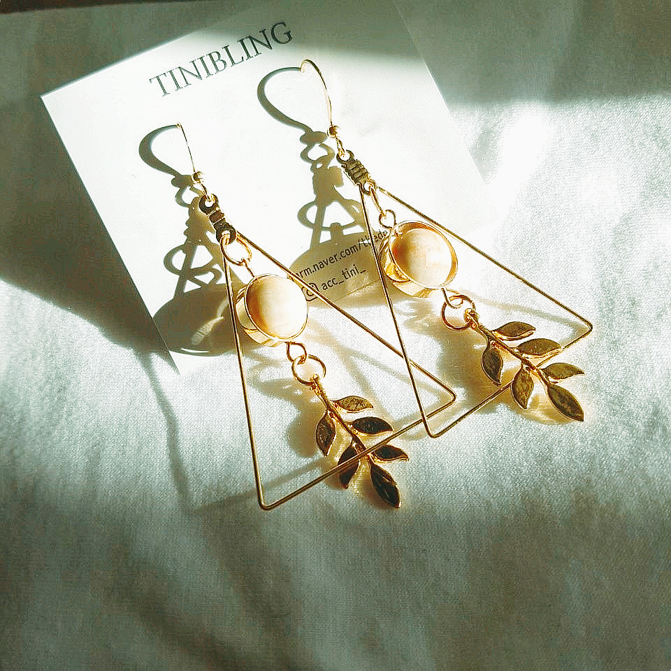 Self-made Retro Gemstone Leaves Earrings Gemstones