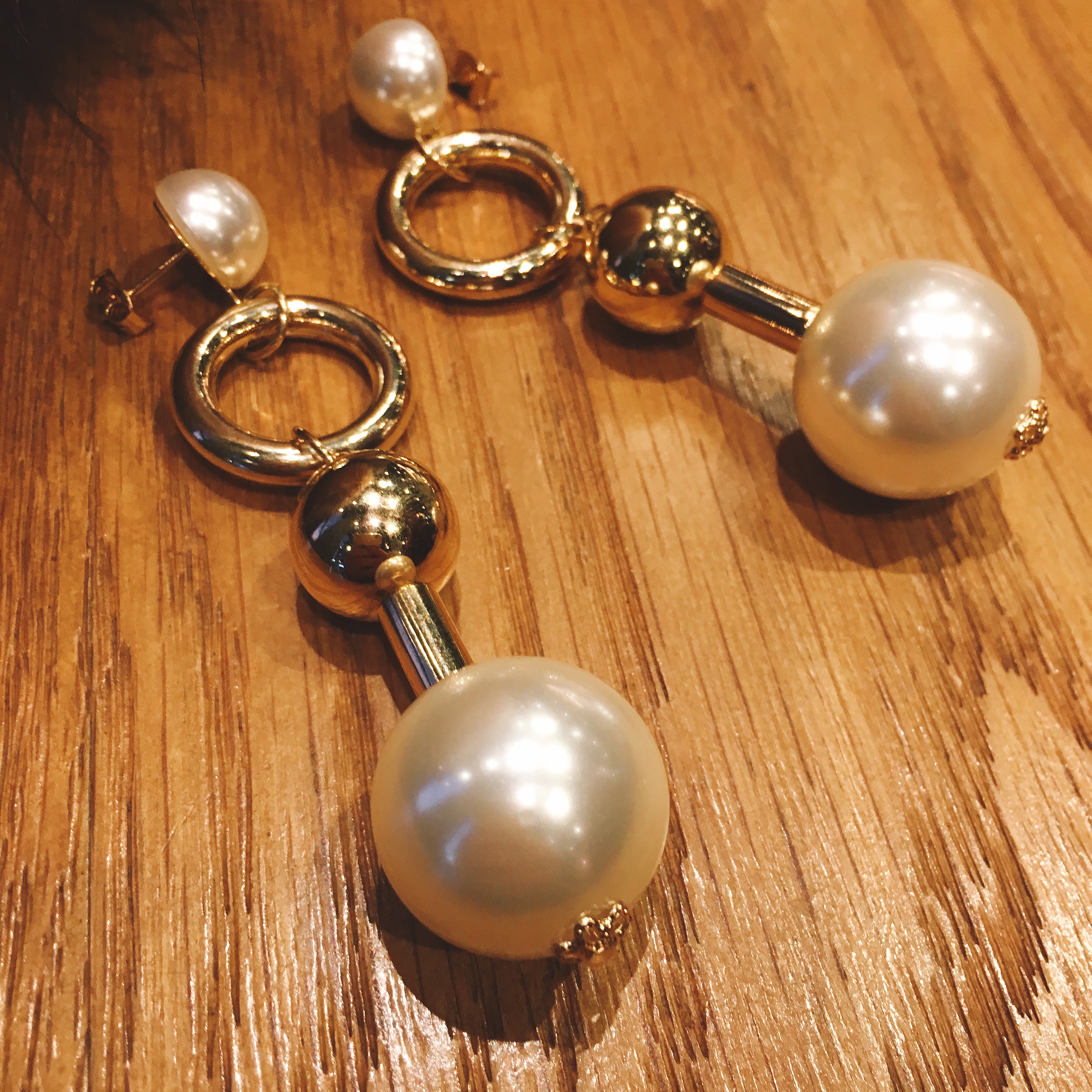 Antique gold pearl drop earring vintage earrings e