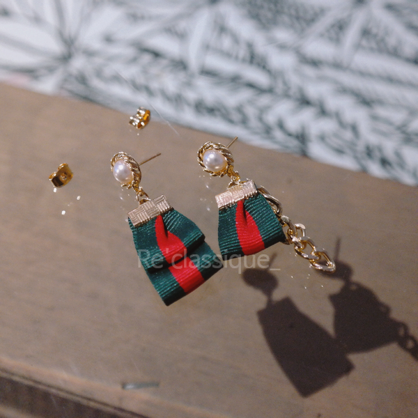 Guinness Ribbon Earrings with Mini Unisex Free Shi