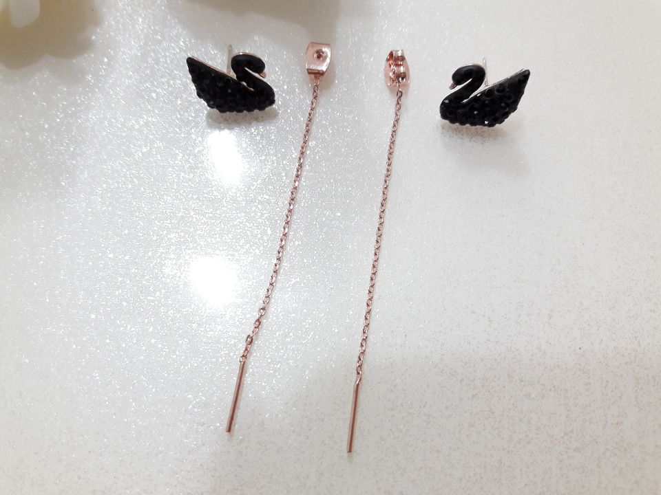 <b><p>Shipped same day Twinkle good Black Swan</p></b><b><p>当日出荷 きらめきが 良い ブラックスワン イヤリング、 ドロップ きれいな 流行している</p></b><br /><br /><p align='center'>