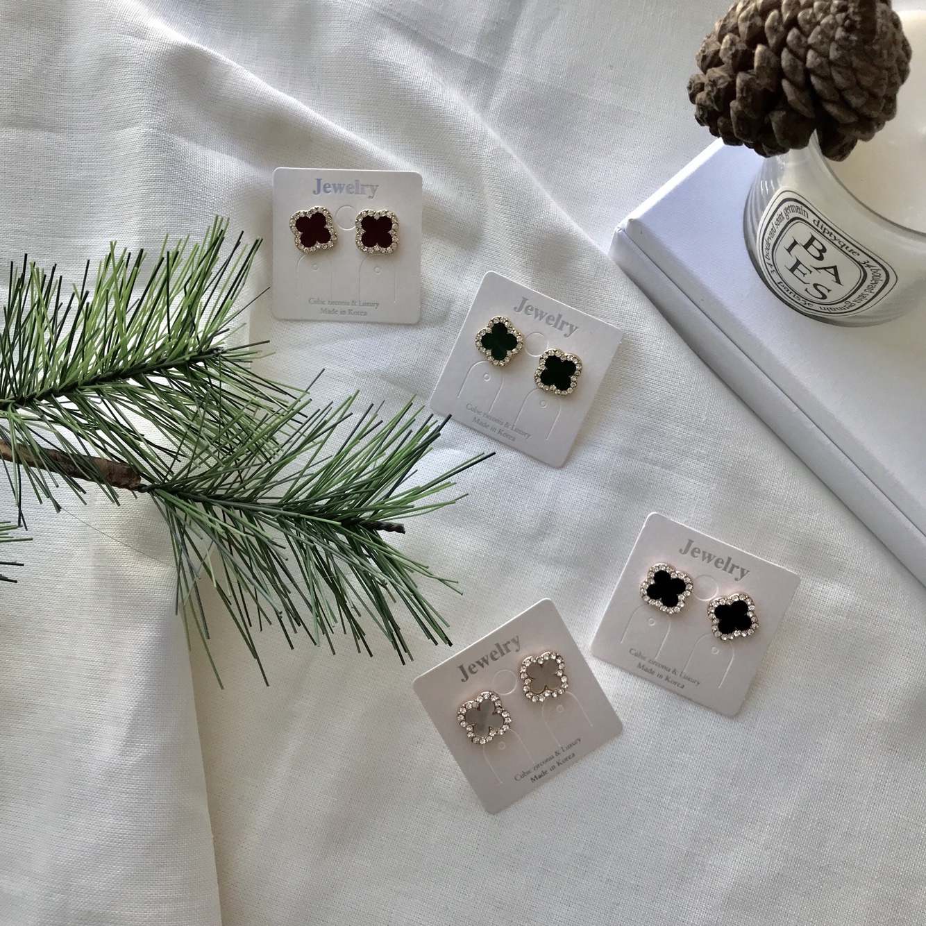 VCA1 Van Cleef Clover Bold Earrings