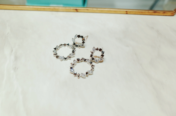 2 Suite Fiesta Earrings