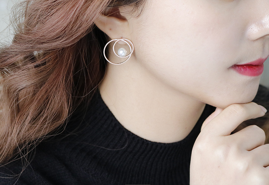 Double Round Pearl Surfacing Steel Earrings Titani