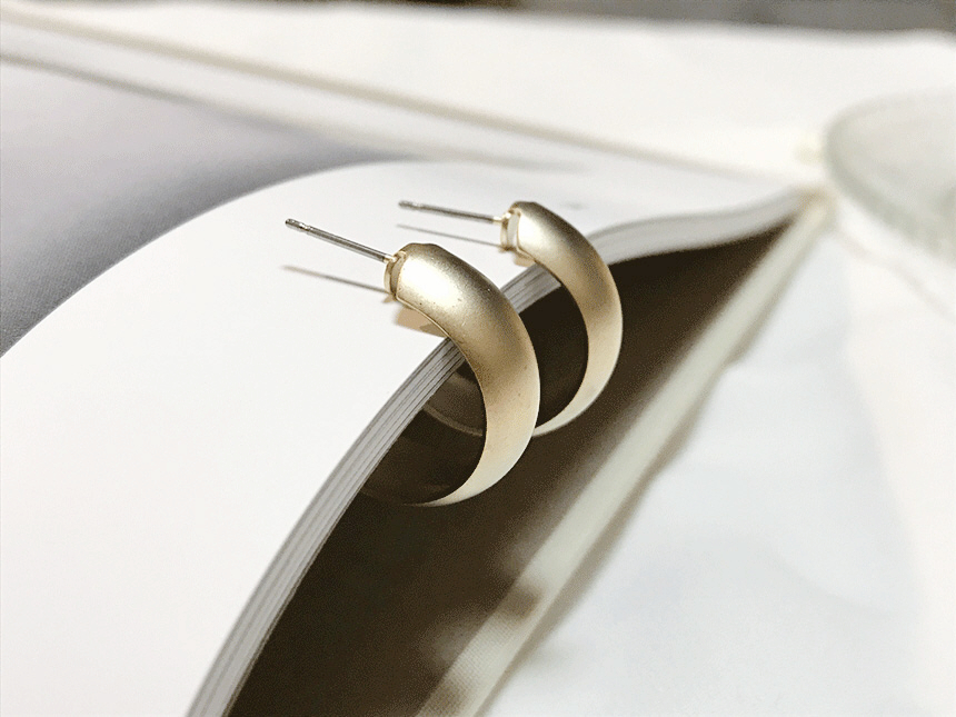 Modern basic matte ring earrings Women's 20s Fe