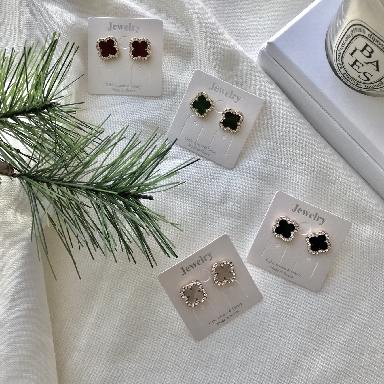 VCA1 Van Cleef Clover Bold Earrings