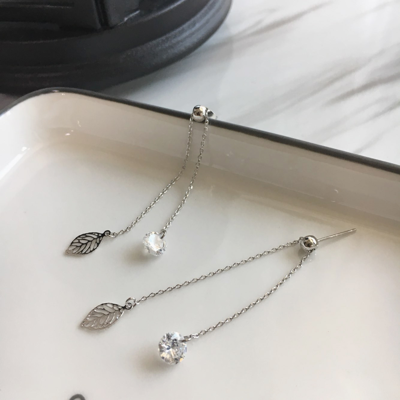 Two-Leaves Two-Drop Drop Earrings Silver Cute Pret