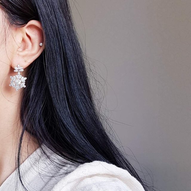 Snowball Cubic Earring Silver 20 drops Drop Crysta