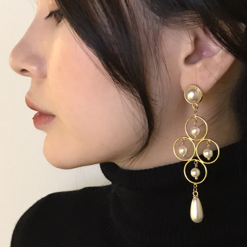 Queen Pearl Drop Earrings Classic Look Glam Sexy M
