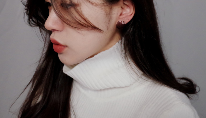 Dongle dongle soft velvet earrings Stylish unique 