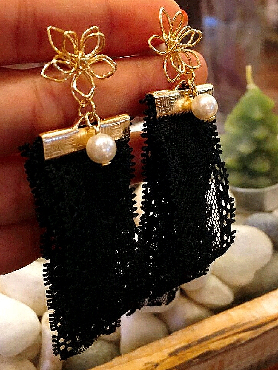 Lace earrings Pretty non-nickel allergy prevention