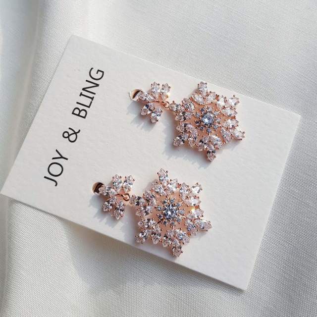 Snowball Cubic Earring Silver 20 drops Drop Crysta