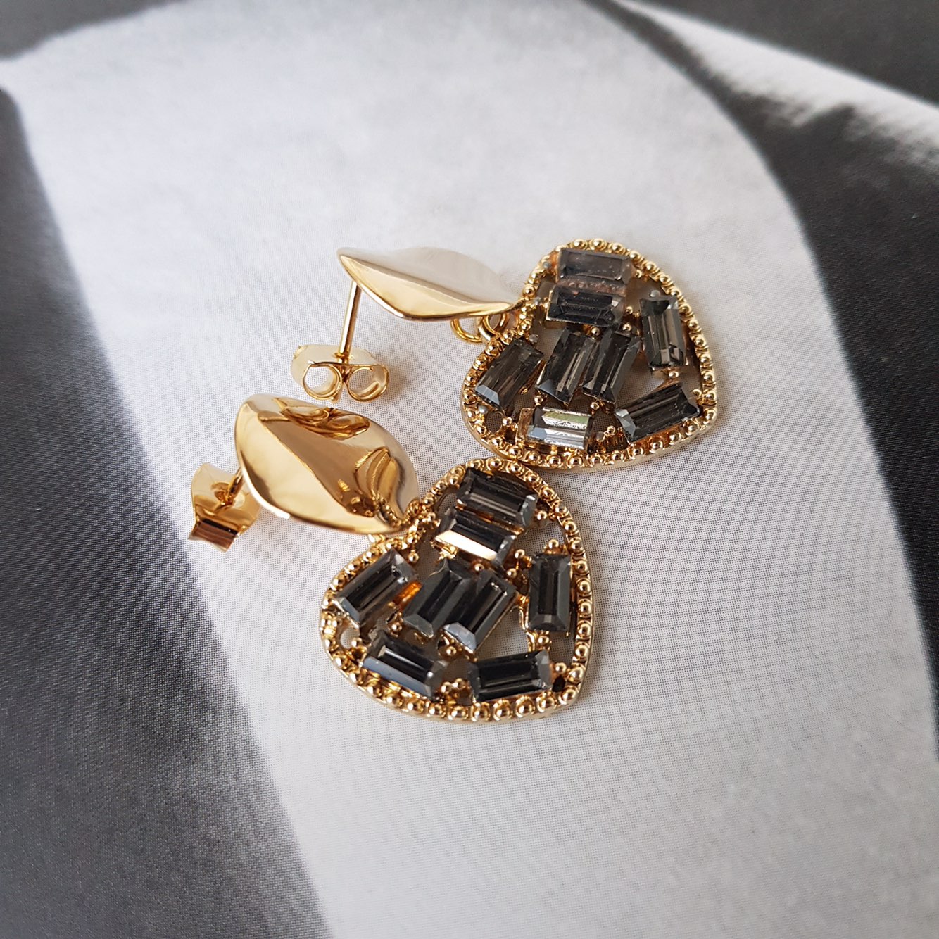 Loveholic Swallow Drop Earrings 3color Retro Mood 