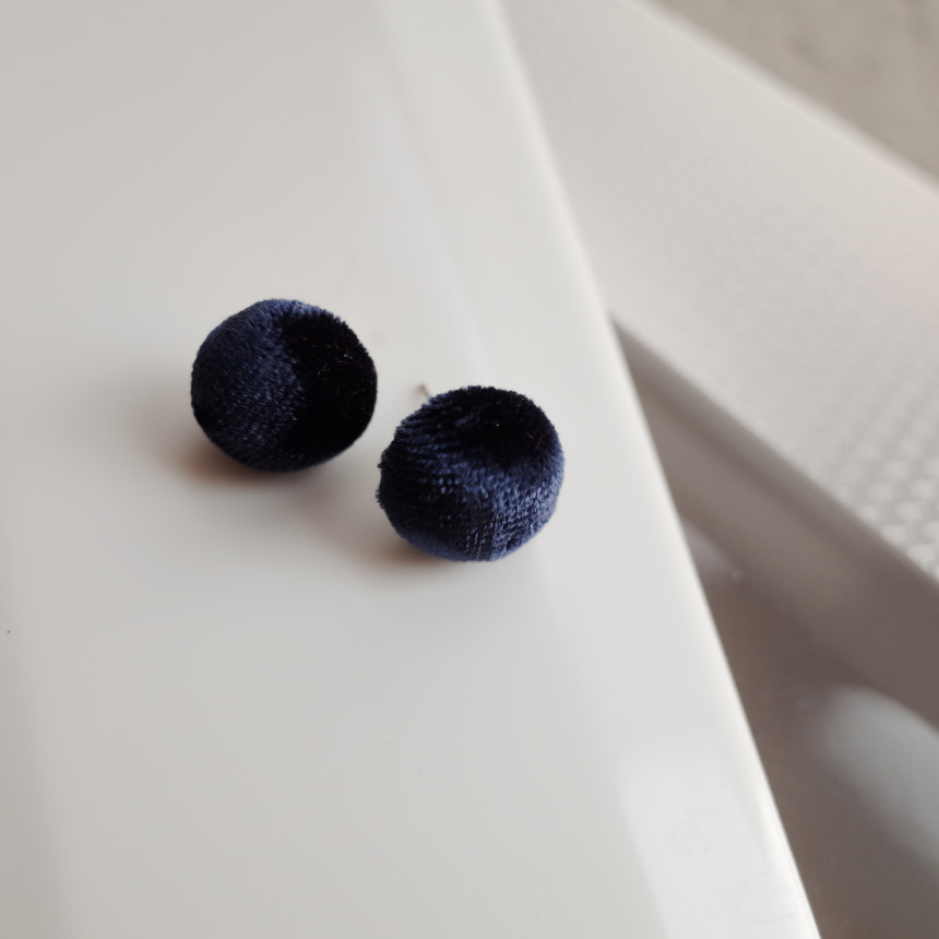 Dongle dongle soft velvet earrings Stylish unique 