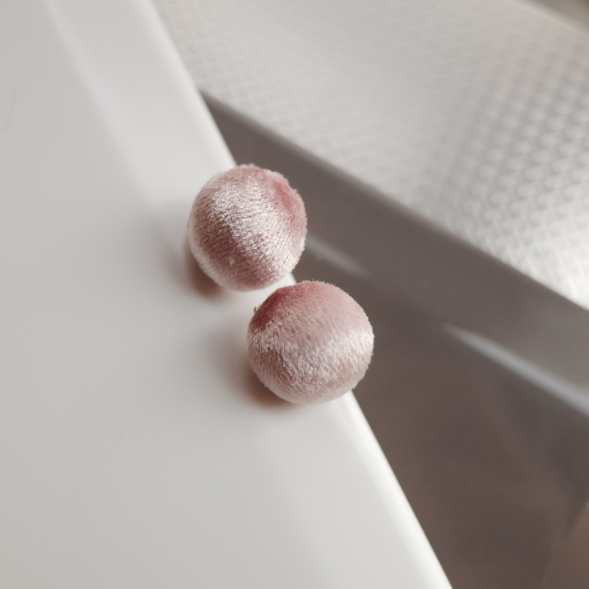 Dongle dongle soft velvet earrings Stylish unique 