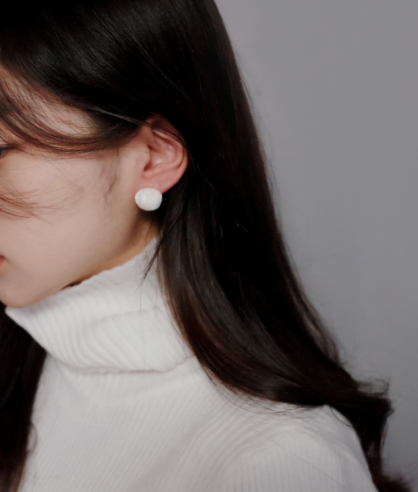 Dongle dongle soft velvet earrings Stylish unique 