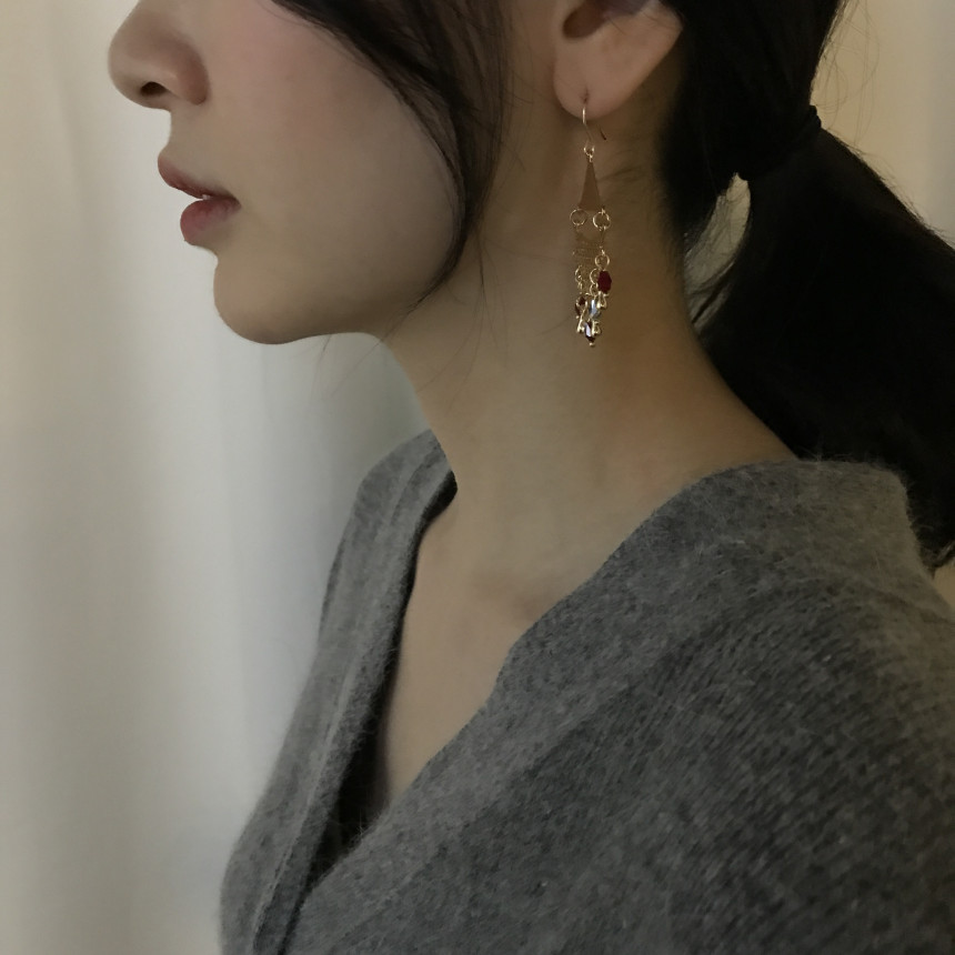 Cheek Gold Crystal Drop Earrings Feminine Style An