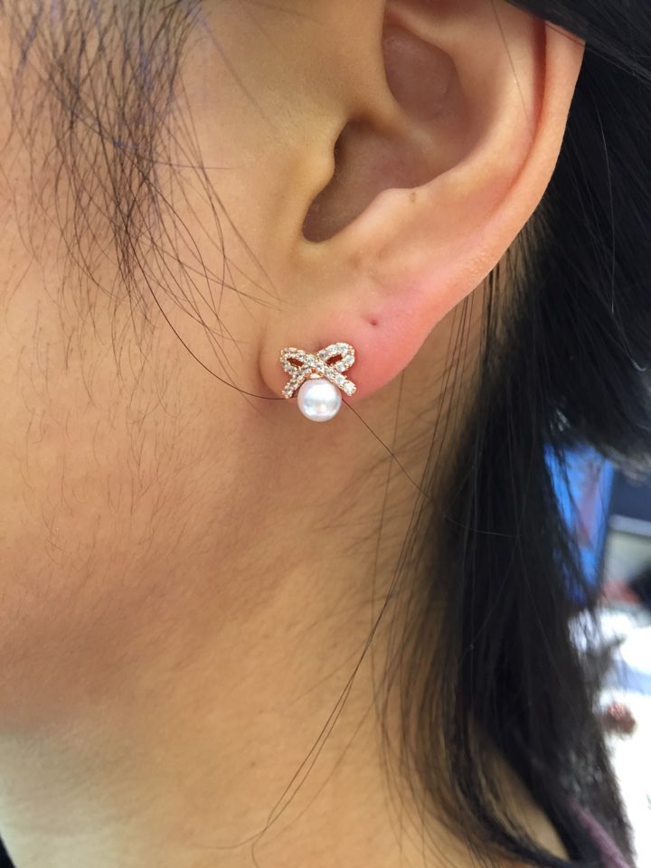 Eileen Lovely Pearl Earrings AJBE2395