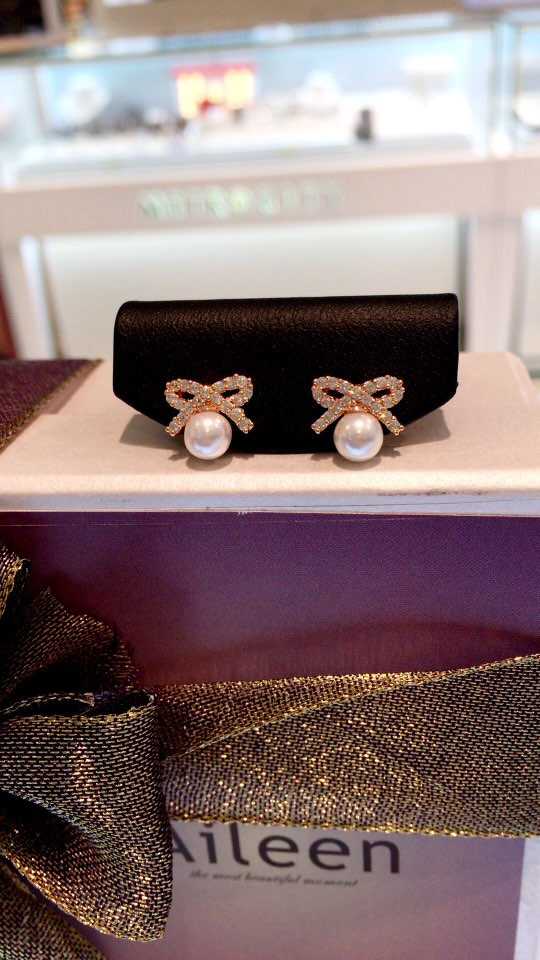 Eileen Lovely Pearl Earrings AJBE2395