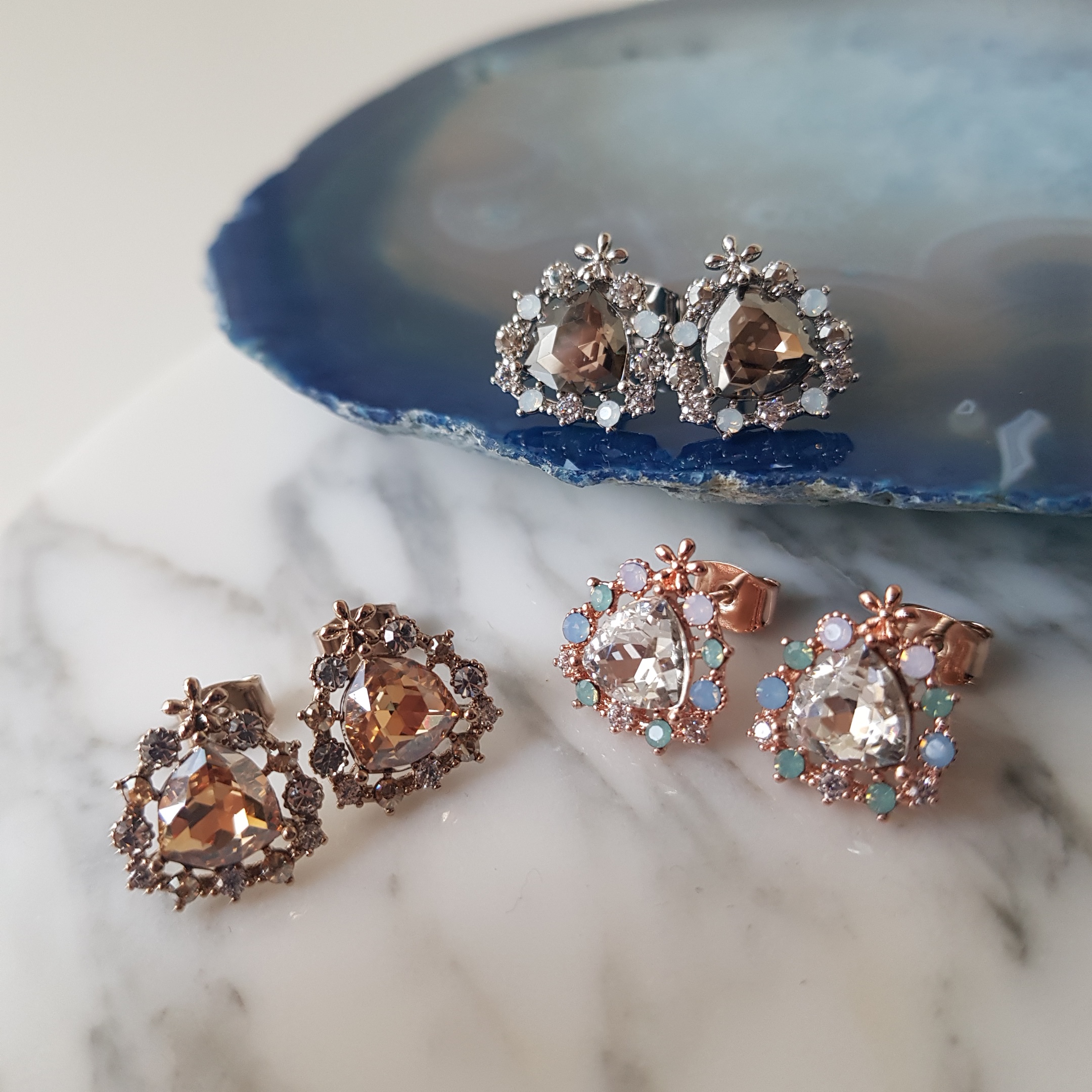 <b><p>The Cubic daily earring 3color Date ok A</p></b><b><p>チェアー キュービック デイリー イヤリング 3色 デートル ミニマルなル ラブコーディネ</p></b><br /><br /><p align='center'>