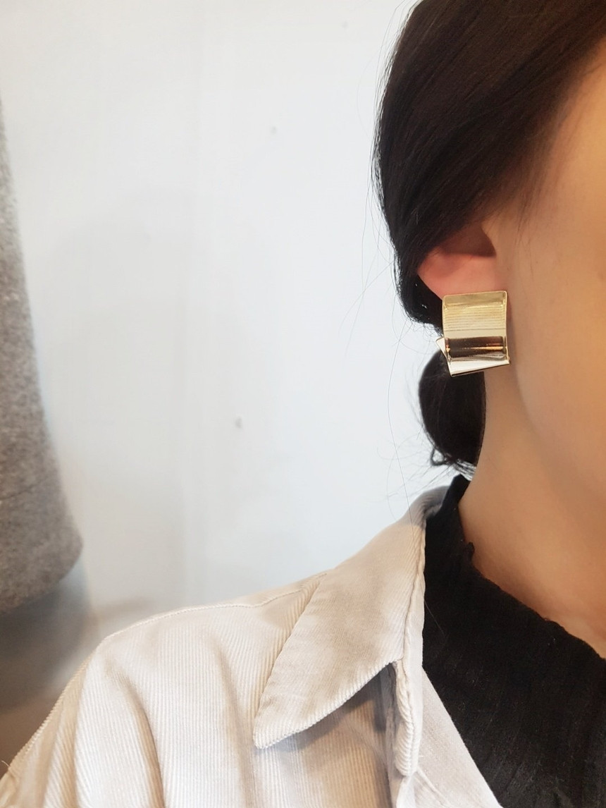 2color Bold Streamline Metal Square Earrings Retro