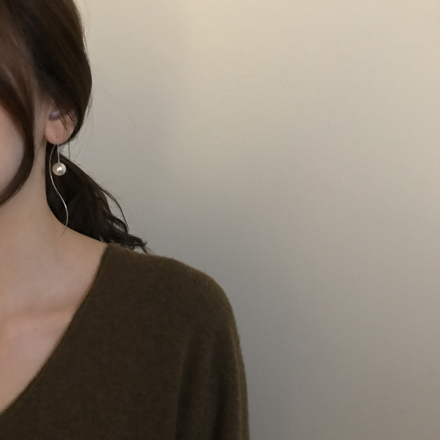 all silver Liana Wave Pearl Drop Earrings Feminine